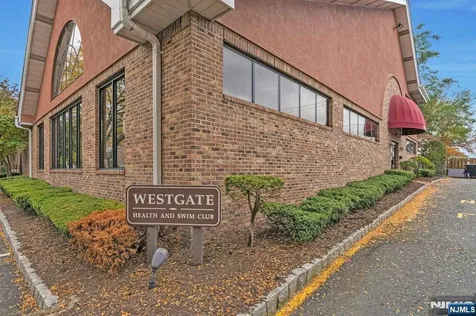 342 Village Court Fort Lee NJ 07024
