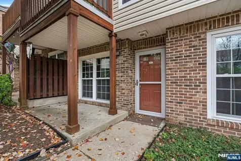 342 Village Court Fort Lee NJ 07024