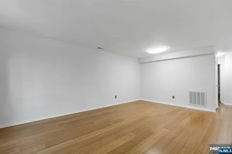 342 Village Court Fort Lee NJ 07024