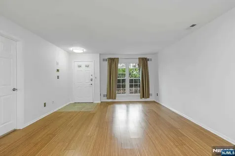 342 Village Court Fort Lee NJ 07024