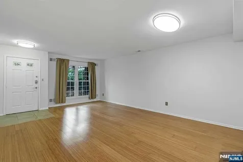342 Village Court Fort Lee NJ 07024