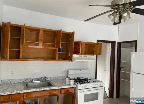 148 Garside Street Newark NJ 07104