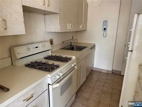 2 Horizon Road Fort Lee NJ 07024