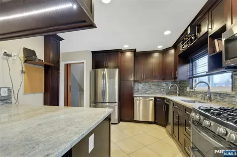 379 Wildrose Avenue Bergenfield NJ 07621