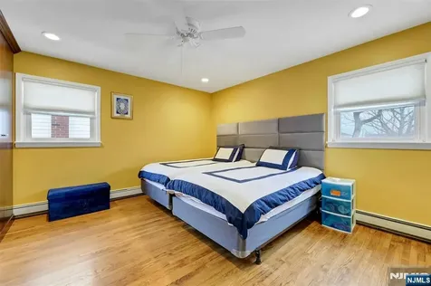 379 Wildrose Avenue Bergenfield NJ 07621