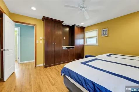 379 Wildrose Avenue Bergenfield NJ 07621