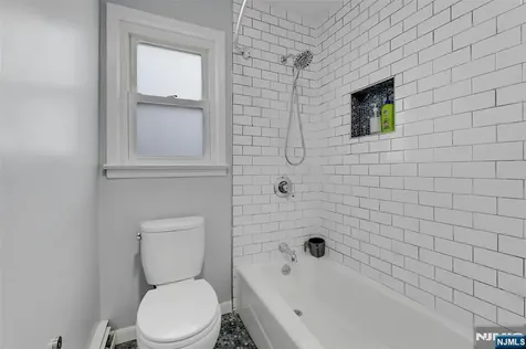 379 Wildrose Avenue Bergenfield NJ 07621