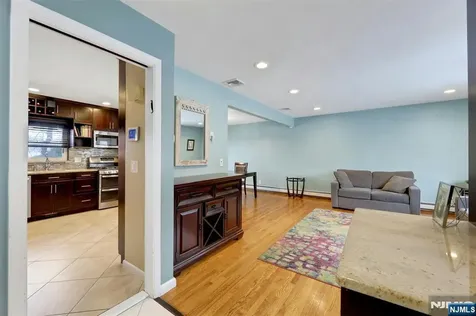 379 Wildrose Avenue Bergenfield NJ 07621