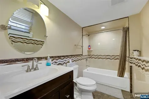 379 Wildrose Avenue Bergenfield NJ 07621