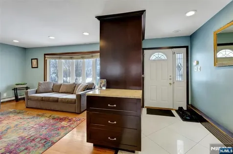 379 Wildrose Avenue Bergenfield NJ 07621