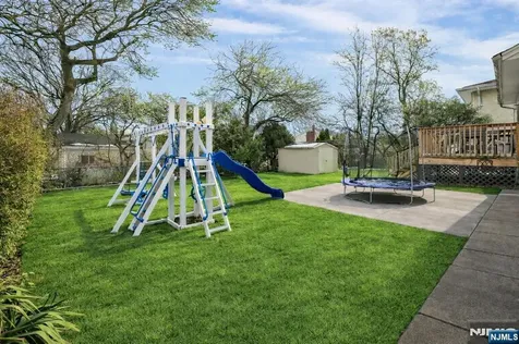 379 Wildrose Avenue Bergenfield NJ 07621