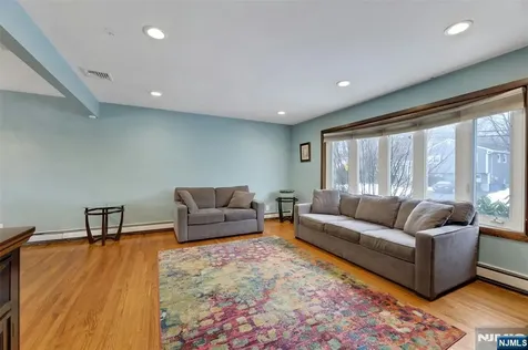 379 Wildrose Avenue Bergenfield NJ 07621