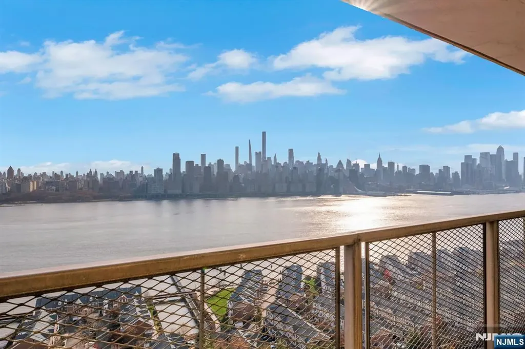 6600 Boulevard East West New York NJ 07093