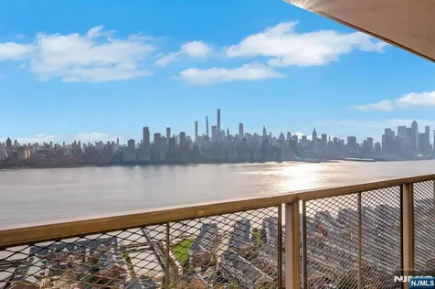 6600 Boulevard East West New York NJ 07093