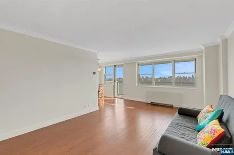 6600 Boulevard East West New York NJ 07093