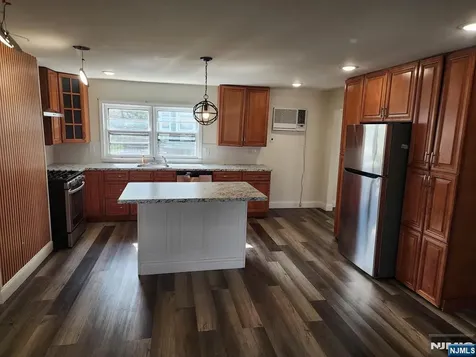 7 Lindsley Road Little Falls NJ 07424