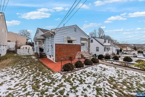 316-318 Maitland Avenue Paterson NJ 07502