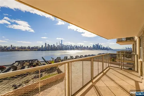 6600 Boulevard East West New York NJ 07093