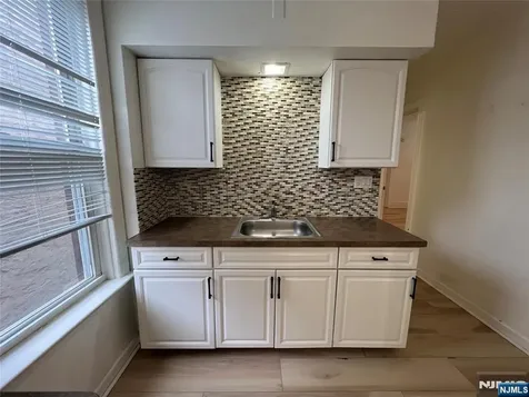 329 Centre Avenue Secaucus NJ 07094
