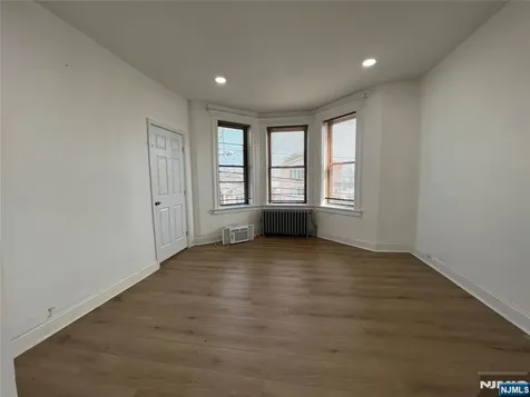 329 Centre Avenue Secaucus NJ 07094