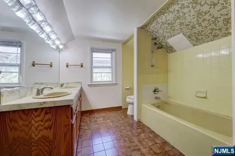 15-47 Elmary Place Fair Lawn NJ 07410