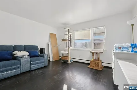 89 Anderson Avenue Wallington NJ 07057