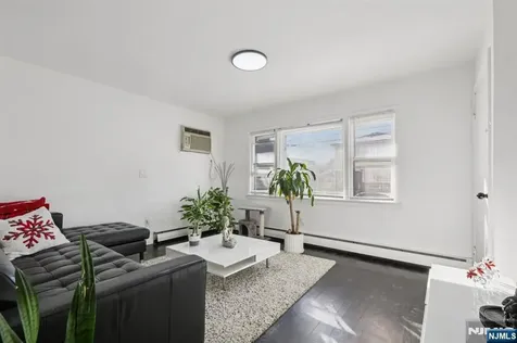 89 Anderson Avenue Wallington NJ 07057