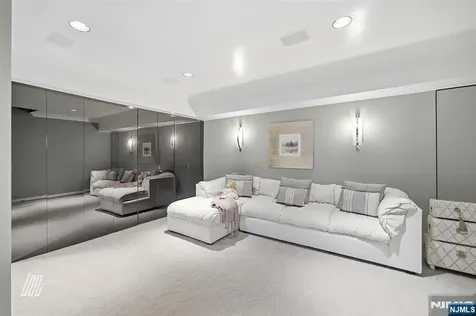1511 John Street Fort Lee NJ 07024