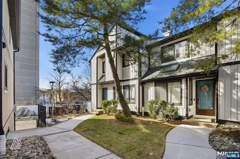 1511 John Street Fort Lee NJ 07024
