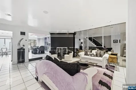 1511 John Street Fort Lee NJ 07024
