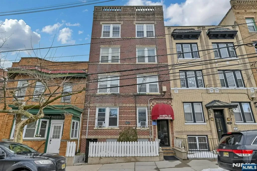 21 66th Street West New York NJ 07093
