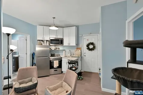 21 66th Street West New York NJ 07093