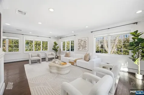 39 Drury Lane Demarest NJ 07627