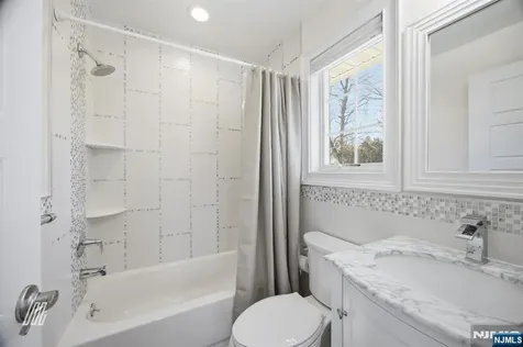 39 Drury Lane Demarest NJ 07627
