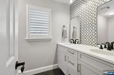 1015 High Mountain Road Franklin Lakes NJ 07417