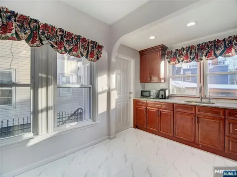 24 White Terrace Newark NJ 07108