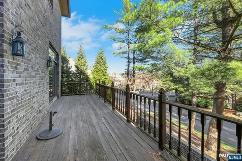 153 Ashley Place Park Ridge NJ 07656