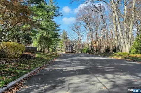 153 Ashley Place Park Ridge NJ 07656