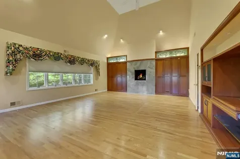 153 Ashley Place Park Ridge NJ 07656