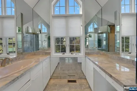 153 Ashley Place Park Ridge NJ 07656