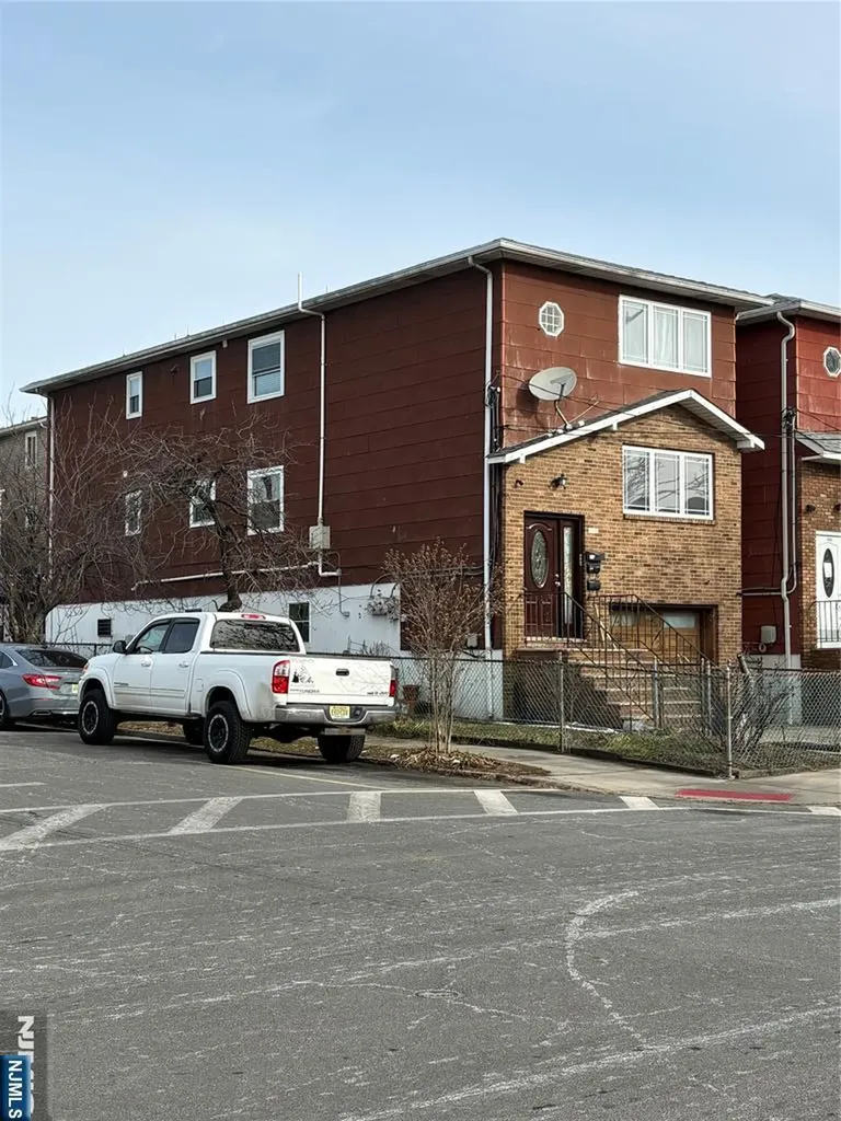 600 Bergen Harrison NJ 07029