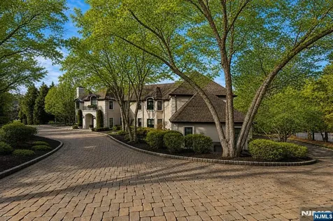 66 Hoover Drive Cresskill NJ 07626