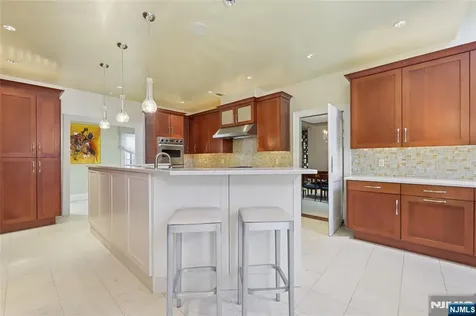 66 Hoover Drive Cresskill NJ 07626