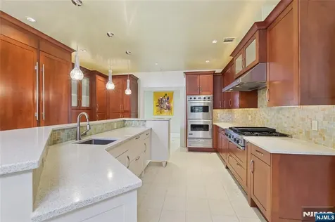 66 Hoover Drive Cresskill NJ 07626