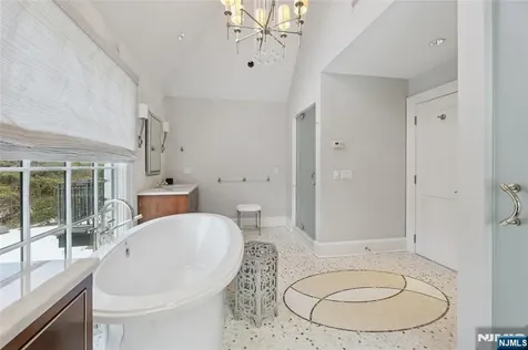 66 Hoover Drive Cresskill NJ 07626