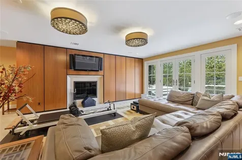 66 Hoover Drive Cresskill NJ 07626
