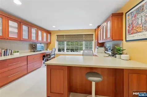 66 Hoover Drive Cresskill NJ 07626