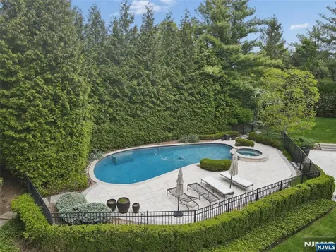 66 Hoover Drive Cresskill NJ 07626
