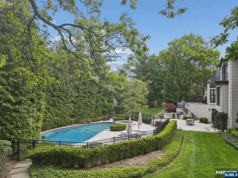 66 Hoover Drive Cresskill NJ 07626