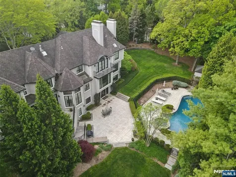 66 Hoover Drive Cresskill NJ 07626